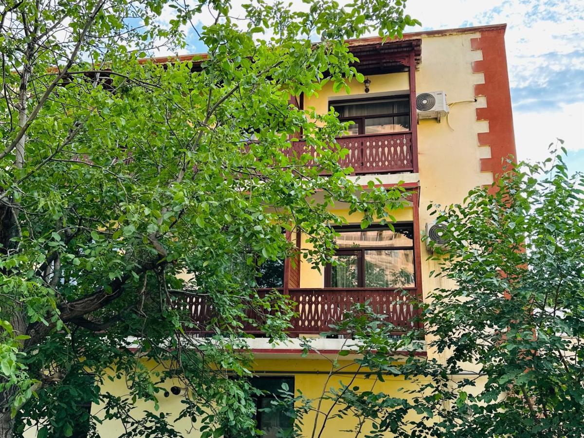 Old Armenia Hotel Jerevan Exteriör bild